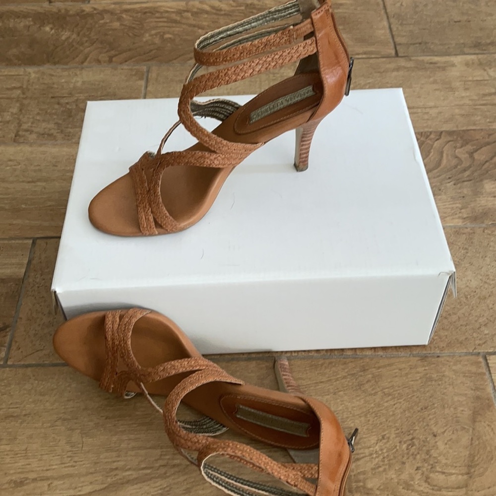 Banana republic heels size 7 tan leather - Picture 2 of 5